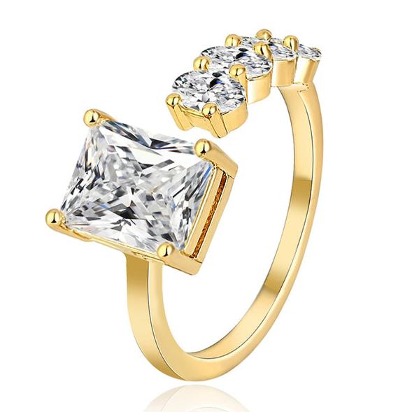 "Diamond Cinq" RIng